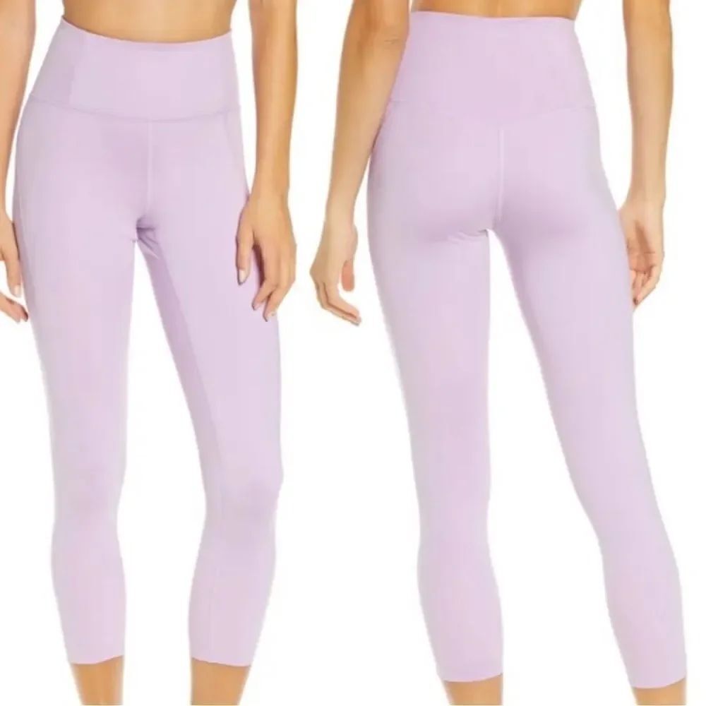 GIRLFRIEND COLLECTIVE NWT HIGH RISE CAPRI LENGTH LEGGINGS LILAC PURPLE